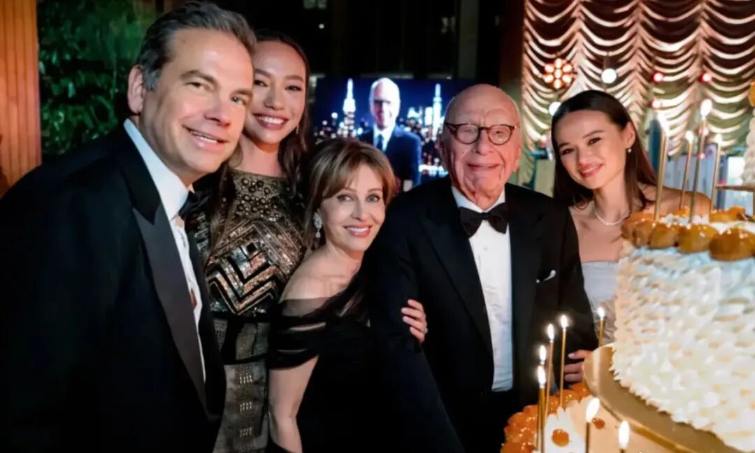 _邓文迪和她的女儿_邓文迪女儿有继承权吗